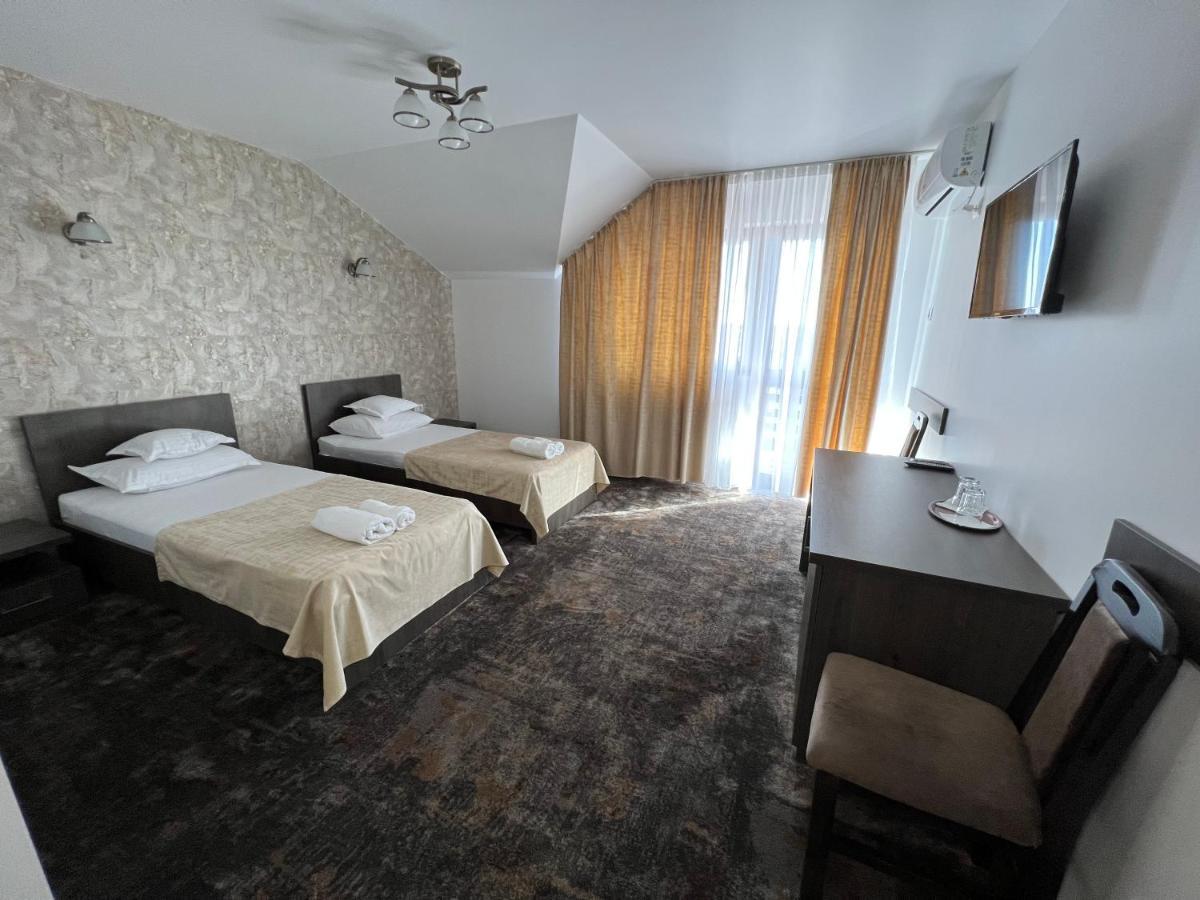 Motel Infinit Târgu Jiu Exterior foto