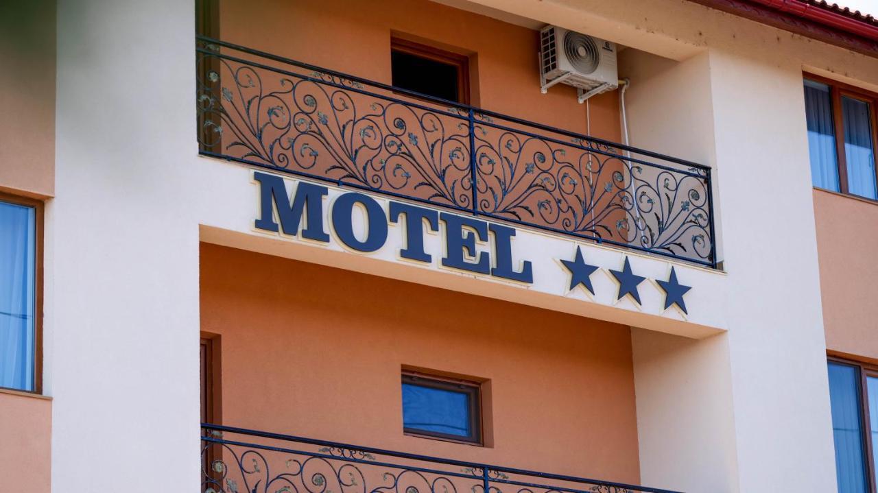 Motel Infinit Târgu Jiu Exterior foto